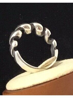 Men’s Sterling Silver Ring Twisted Design 9.1 Grams Size 10.75 New